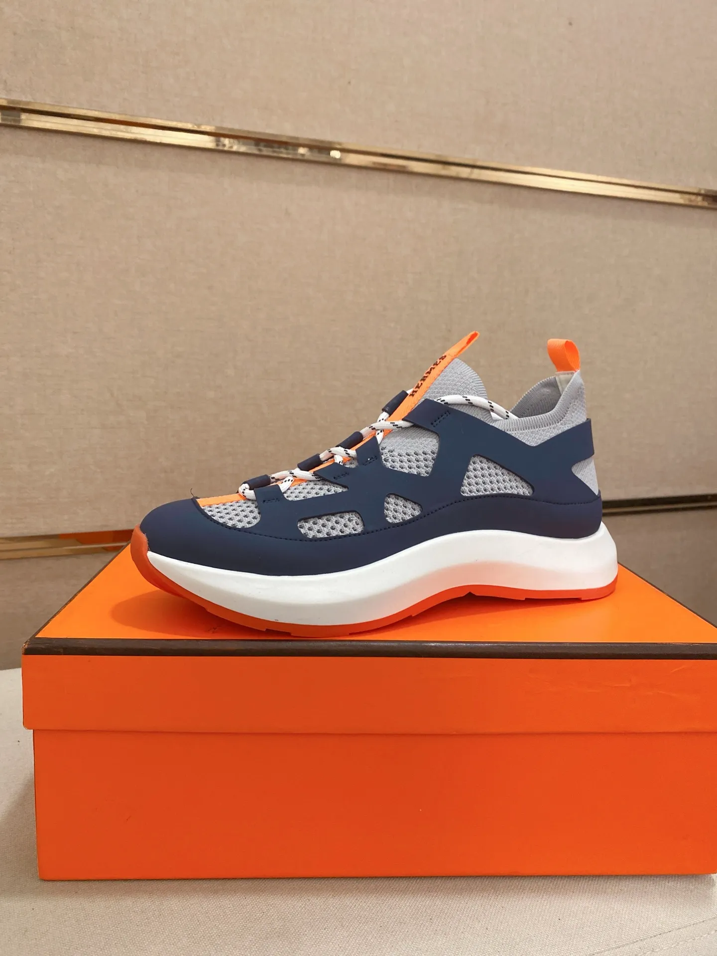 Men's clothing and shoes💰: 660💰《HERMES》【Classic Original Version】Hermès; Top 🔝 Purchasing Agency 🔍🔍Men’s latest 🇺🇸 counters are on sale simultaneously, original imported from Italy ▲▲Silk cowhide with breathable fabric ▲▲ (high-end and expensive Qi·Grade) Exquisite workmanship (Italian 🇮🇹Imported water-dyed 🐂cowhide lining) Sole: Original sole provided by the original factory, ⚠️Exclusive double-layer activity·TPR·Rubber·Combined molded outsole; Super·comfortable·wear-resistant·non-slip·environmental protection The real thing is more beautiful when photographed (high quality, following orders). You can enter and leave the counter at will * Number of yards: 38·39·40·41·42·43·44·45